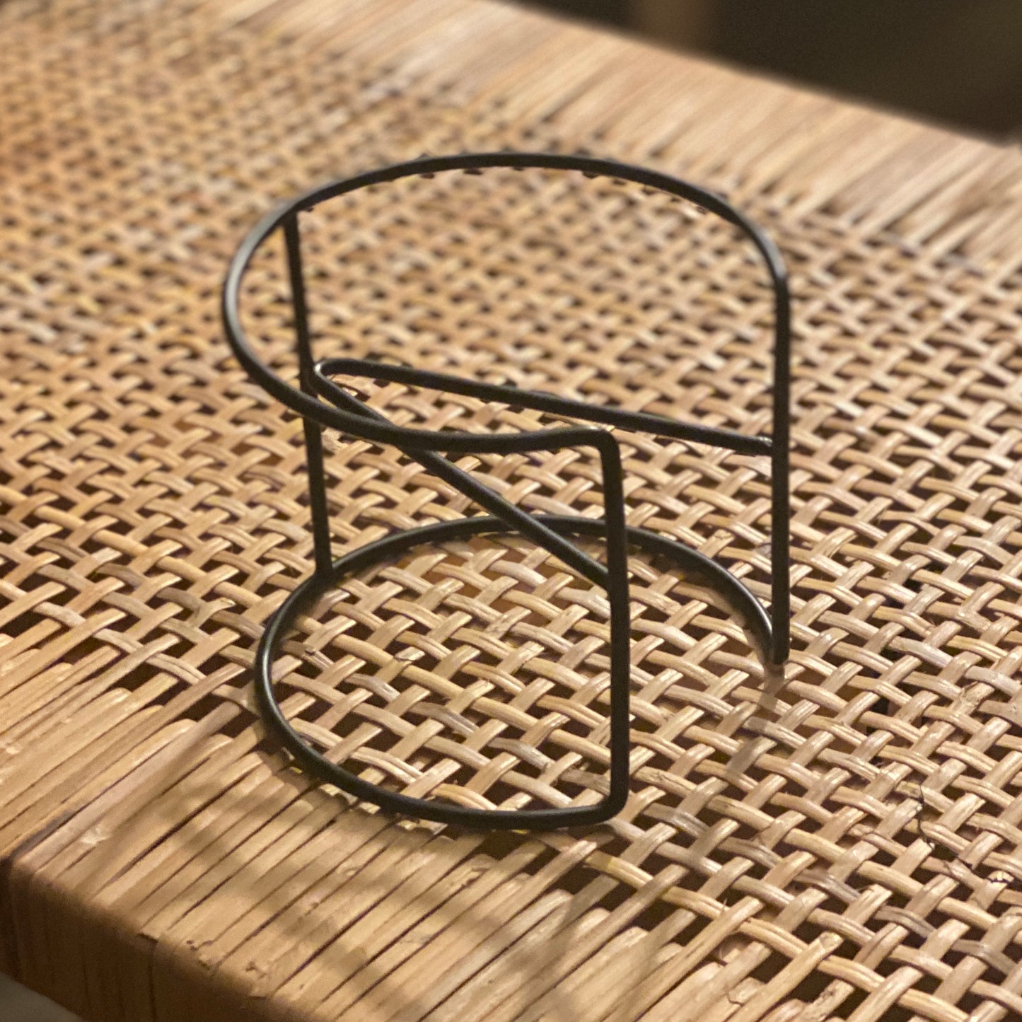 Metal Desk Pot Stand - Le Botanist